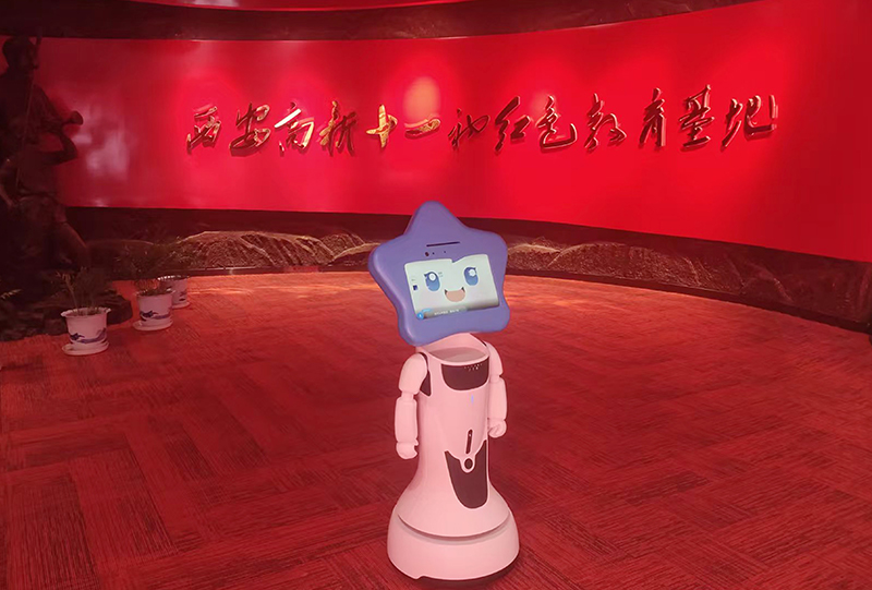 【科梦奇】迎宾机器人小宝：入职西安高新区第十一初级中学，科技赋能红色教育新飞跃
